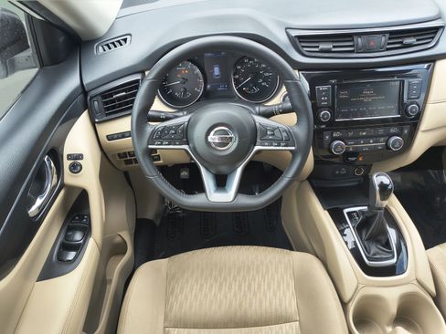 Certified 2019 Nissan Rogue SV FWD image 16