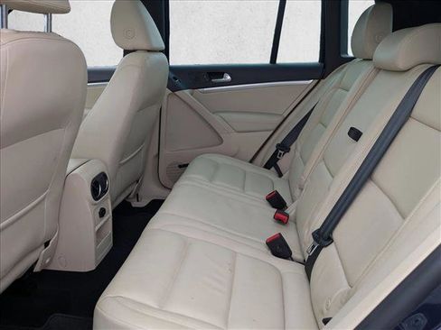 Used 2014 Volkswagen Tiguan R-Line image 19