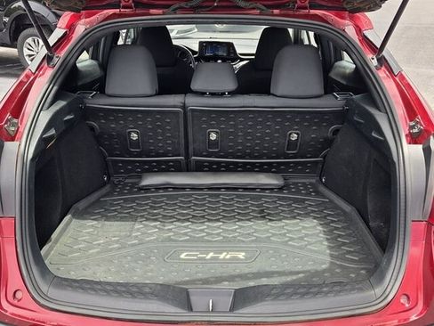 Used 2018 Toyota C-HR XLE FWD image 14