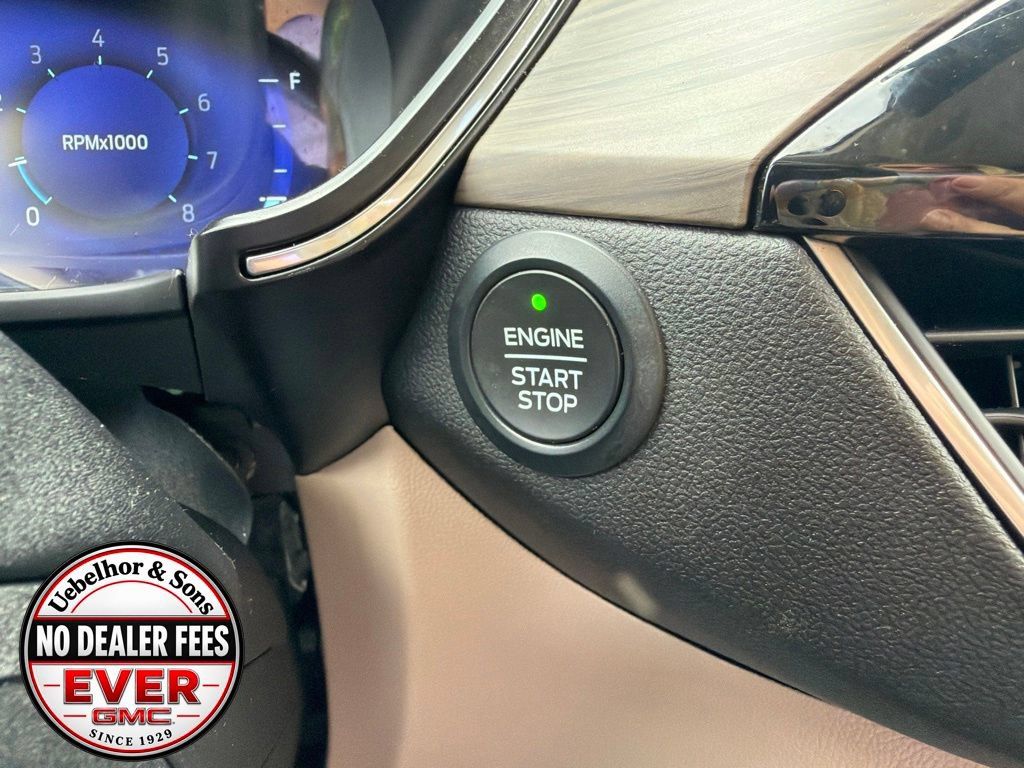 Used 2020 Ford Escape Titanium AWD/4WD image 21