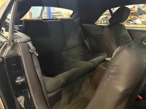 Used 2010 Ford Mustang Convertible image 22