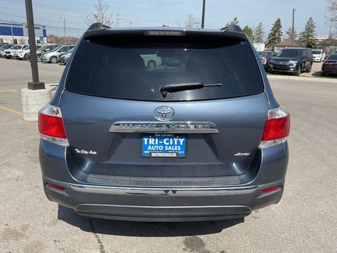 Used 2012 Toyota Highlander SE w/ Tow Pkg AWD/4WD image 6