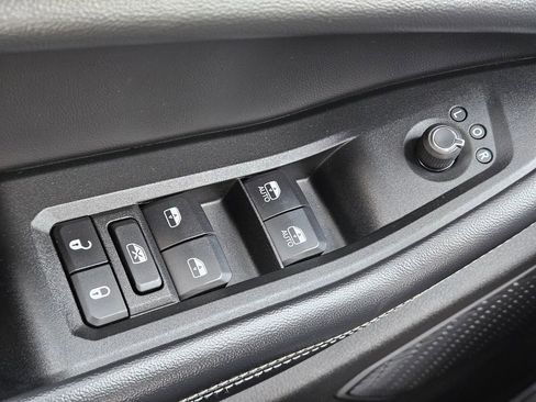 Used 2021 Jeep Grand Cherokee L Laredo image 18