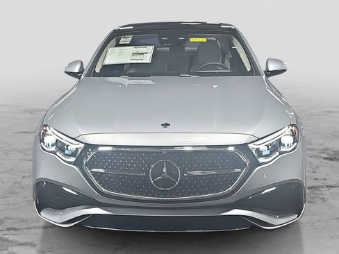 New 2026 Mercedes-Benz E 350 4MATIC Sedan image 2