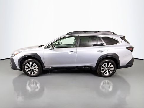 Used 2023 Subaru Outback Premium image 6