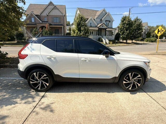 Used 2022 Volvo XC40 T5 R-Design w/ Advanced Package AWD/4WD image 5