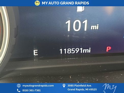 Used 2019 Chevrolet Silverado 1500 High Country w/ Technology Package AWD/4WD image 17