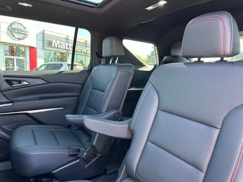Used 2024 Chevrolet Traverse Z71 AWD/4WD image 23