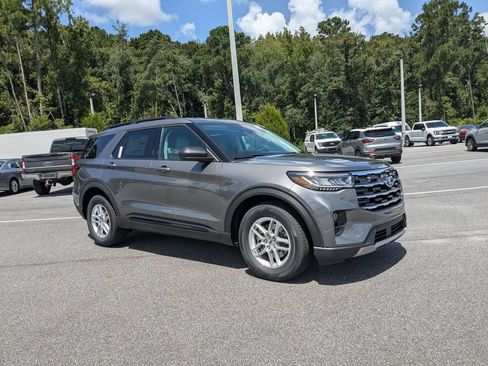 New 2026 Ford Explorer Active w/ Active Comfort Package RWD image 2