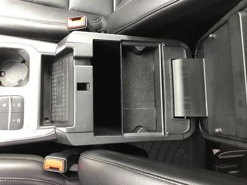Used 2023 Ford Explorer Limited w/ Equipment Group 301A RWD image 23