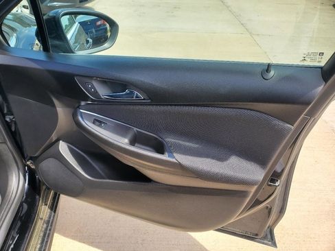 Used 2017 Chevrolet Cruze LT w/ RS Package FWD image 6