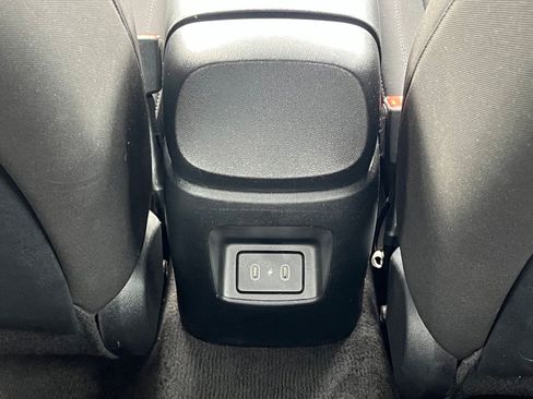 Used 2025 Hyundai Elantra SEL FWD image 18