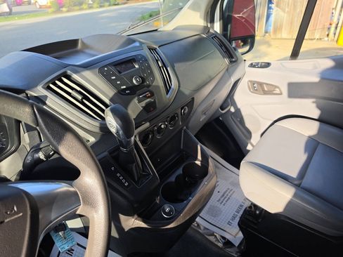 Used 2017 Ford Transit 150 130 Medium Roof RWD image 22