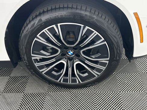 Used 2025 BMW X3 xDrive30i image 11