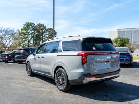 New 2026 Kia Carnival SX w/ SX Dark Edition Package image 11