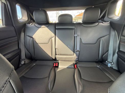 Used 2025 Jeep Compass Trailhawk image 37