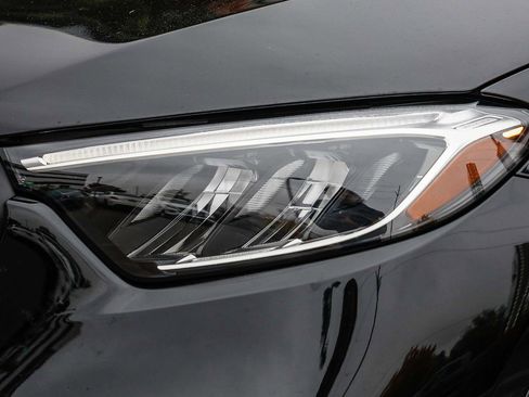 Certified 2025 Mercedes-Benz GLC 300 image 7