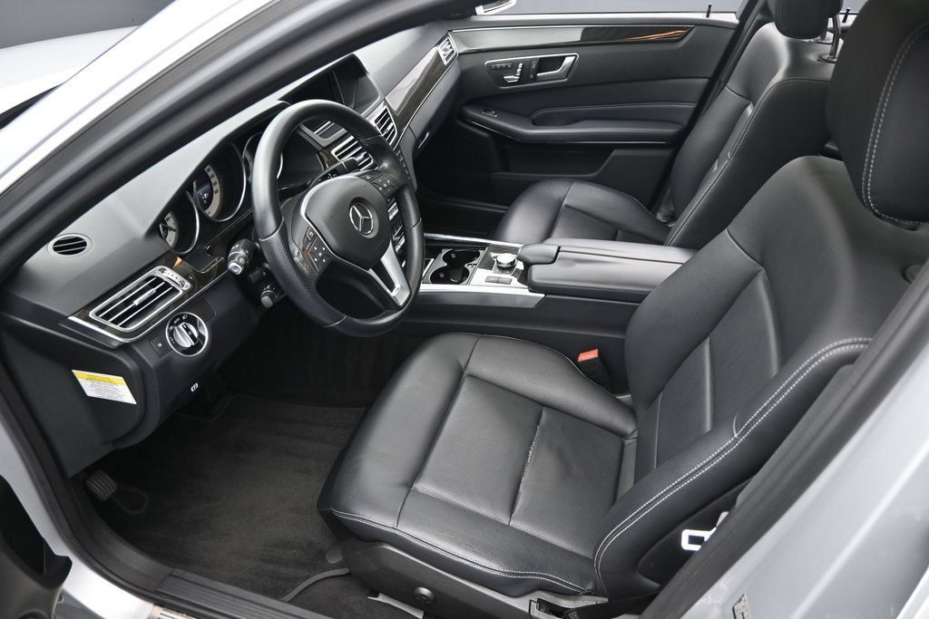 Used 2014 Mercedes-Benz E 250 BlueTEC Sedan image 12