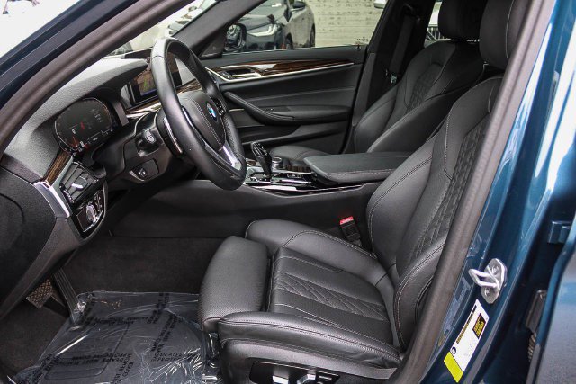 Used 2023 BMW 540i w/ Premium Package RWD image 18
