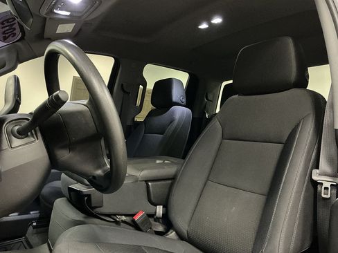 Used 2019 Chevrolet Silverado 1500 Custom w/ Trailering Package AWD/4WD image 9