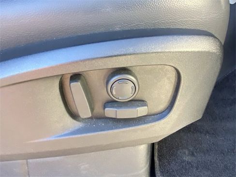 Used 2023 Land Rover Defender 110 X-Dynamic SE image 19