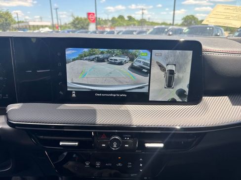 Used 2025 Nissan Kicks SR FWD image 18