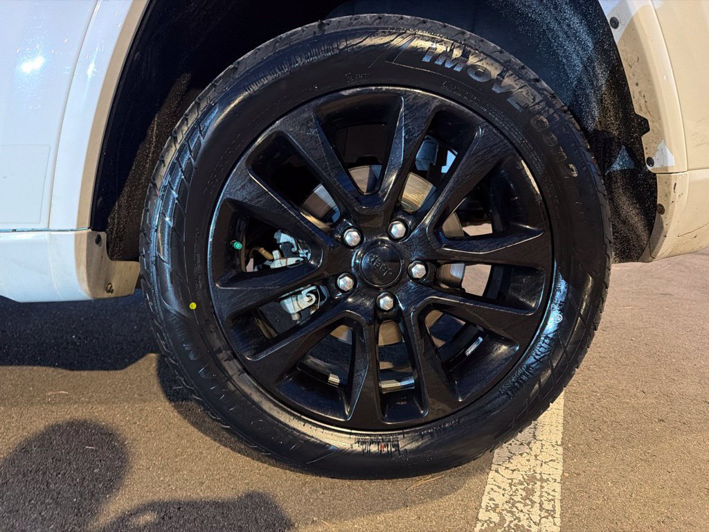 Used 2020 Jeep Grand Cherokee Altitude AWD/4WD image 34
