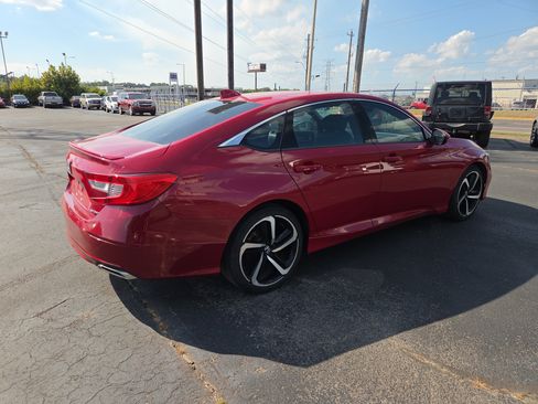 Used 2018 Honda Accord Sport image 5
