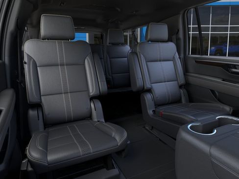 New 2026 Chevrolet Suburban High Country w/ Sun And Tow Package AWD/4WD image 17