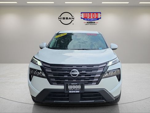 Certified 2026 Nissan Rogue SV FWD image 6