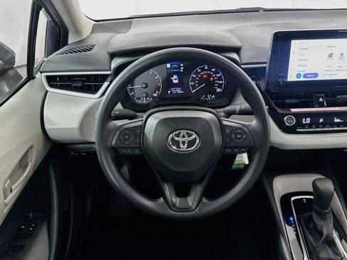 Used 2025 Toyota Corolla LE FWD image 17