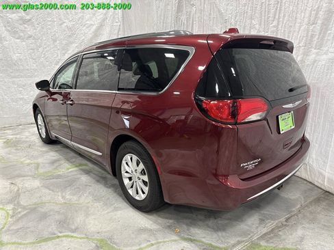 Used 2018 Chrysler Pacifica Touring-L Plus image 7