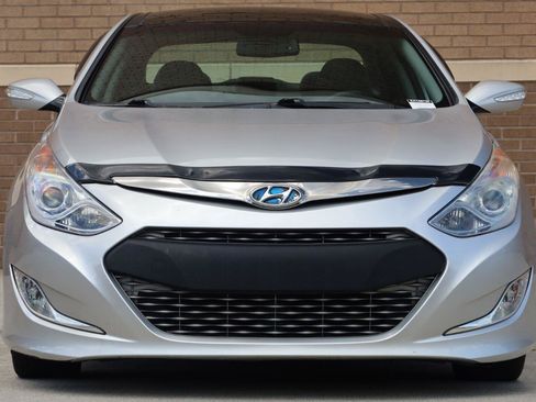 Used 2014 Hyundai Sonata Limited w/ Panoramic Sunroof Package 02 FWD image 4