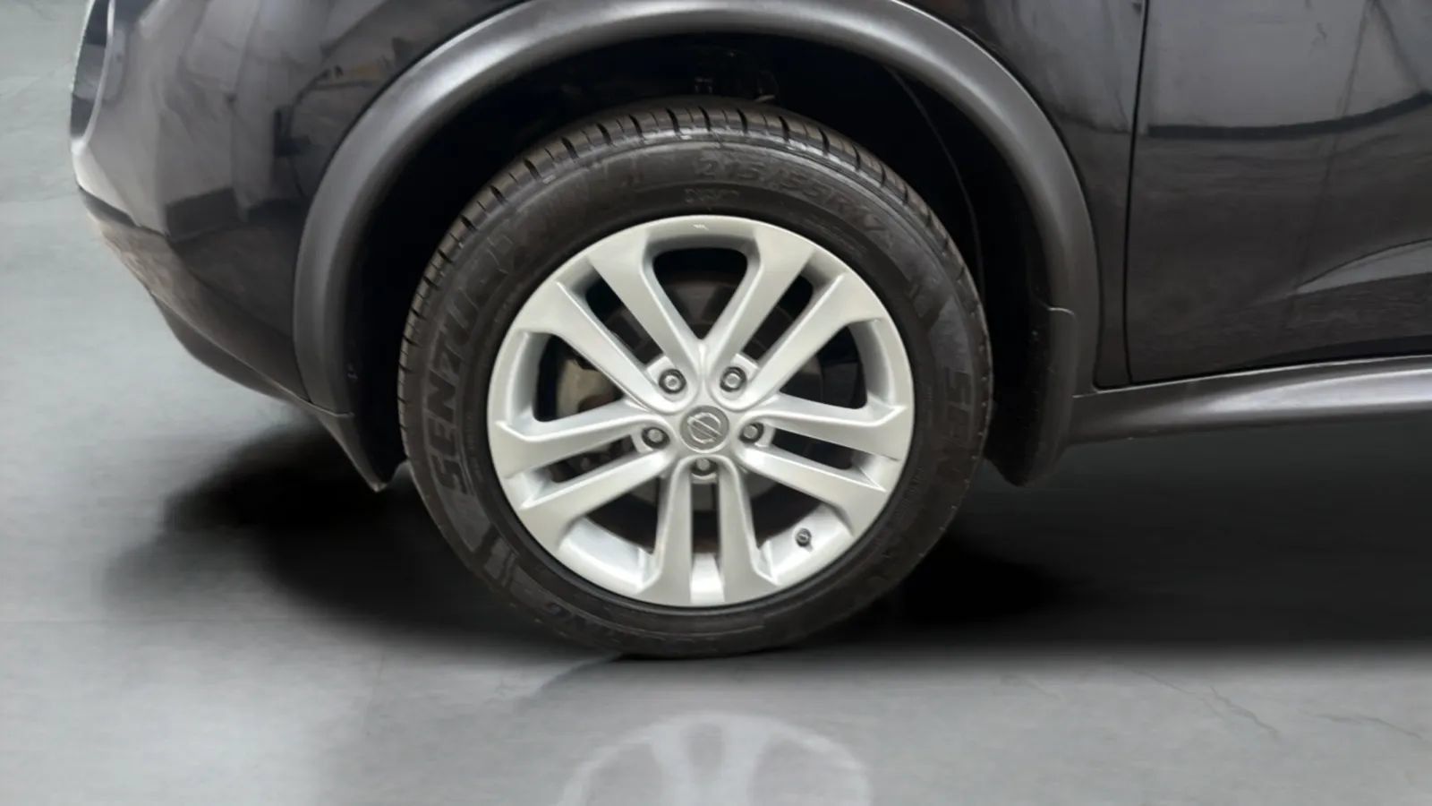 Used 2013 Nissan Juke S FWD image 27