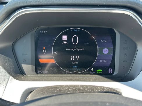 Used 2022 Chevrolet Bolt EUV Premier w/ Sun & Sound Package FWD image 36
