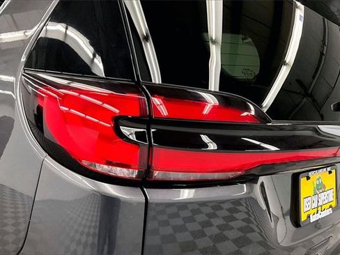 Used 2021 Chrysler Pacifica Touring-L w/ Uconnect Theater Family Group image 31