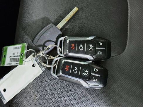 Used 2014 Ford Fusion Titanium FWD image 31
