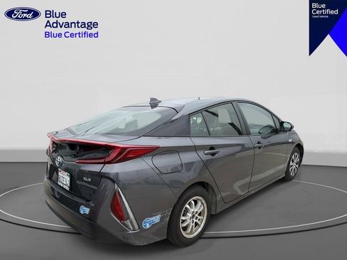 Used 2021 Toyota Prius Prime XLE w/ Carpet Mat Package (TMS) FWD image 6