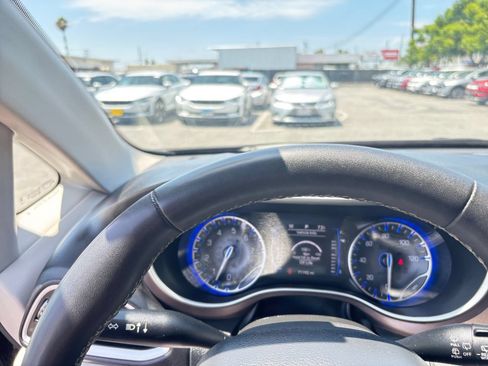 Used 2024 Chrysler Voyager LX FWD image 37