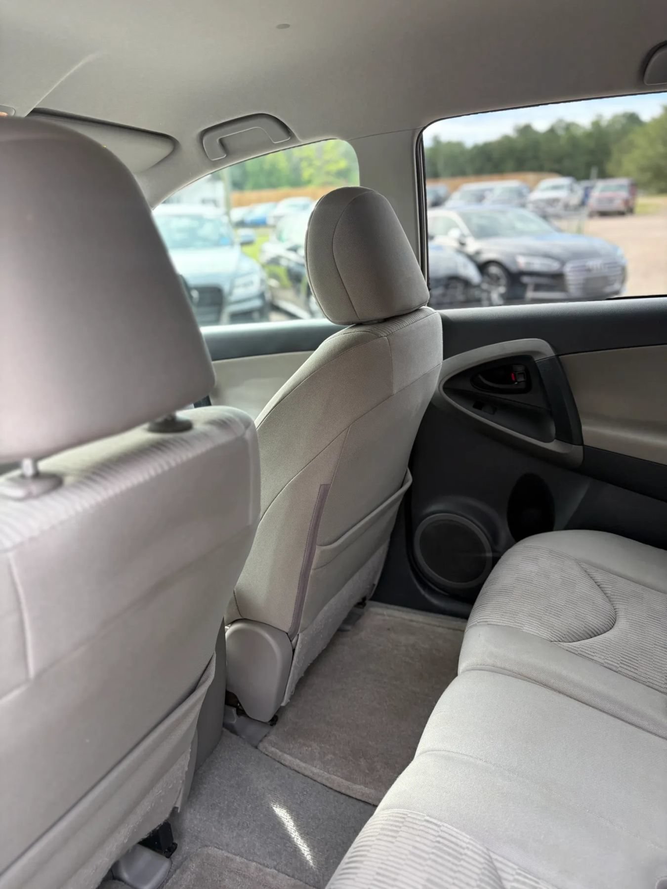 Used 2010 Toyota RAV4 4WD w/ Base L4 Extra Value Pkg image 29