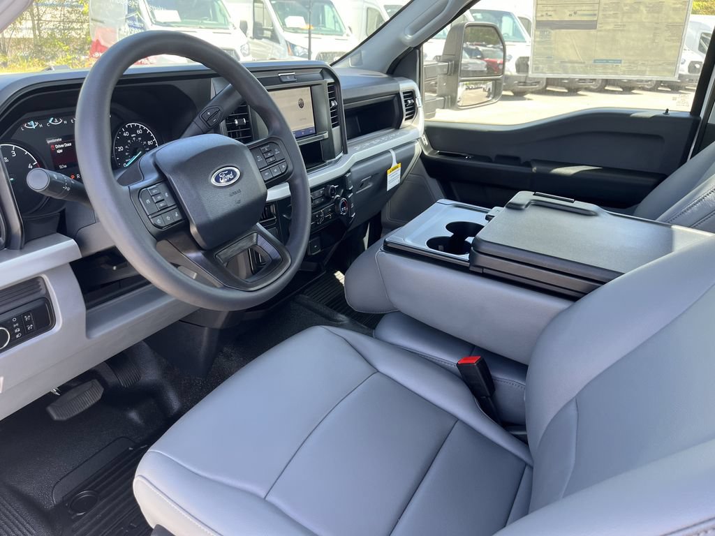 New 2025 Ford F250 XL w/ F-250 >10K GVWR Package RWD image 11