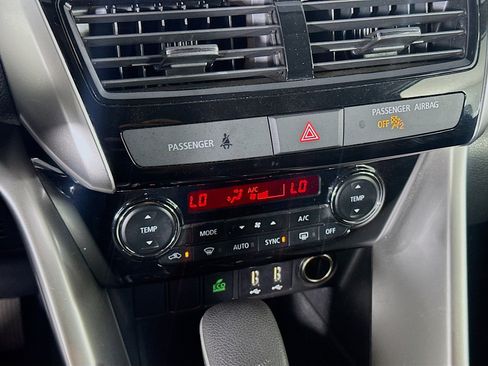 Used 2024 Mitsubishi Eclipse Cross SE image 22