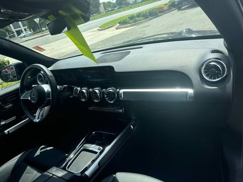 Used 2024 Mercedes-Benz GLB 250 image 12