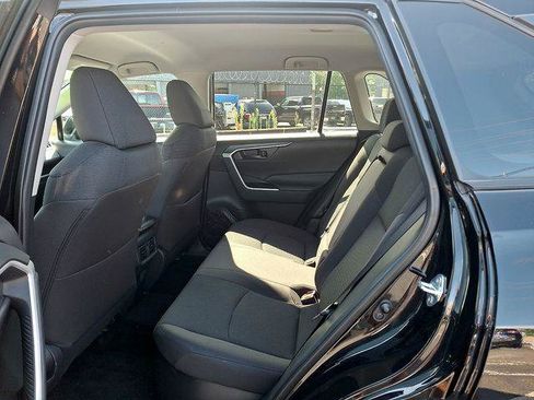 Certified 2021 Toyota RAV4 LE AWD/4WD image 6