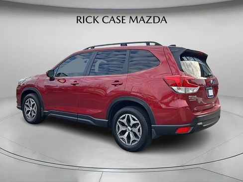 Used 2024 Subaru Forester Premium image 8