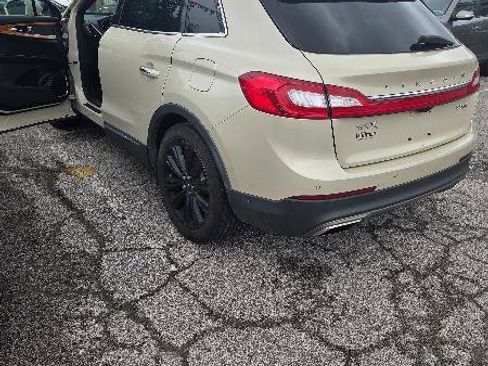 Used 2016 Lincoln MKX Reserve w/ Technology Package AWD/4WD image 6