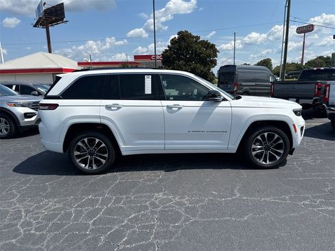 Used 2023 Jeep Grand Cherokee Overland w/ Luxury Tech Group IV image 2