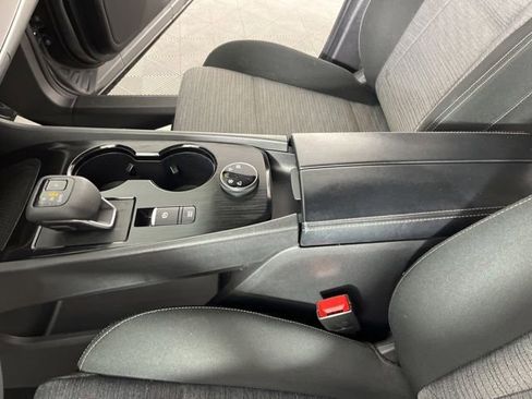 Used 2023 Nissan Rogue SV AWD/4WD image 29