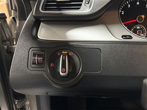 Used 2012 Volkswagen CC Sport image 17