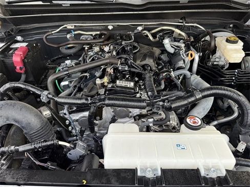 Used 2024 Toyota Tacoma SR image 33